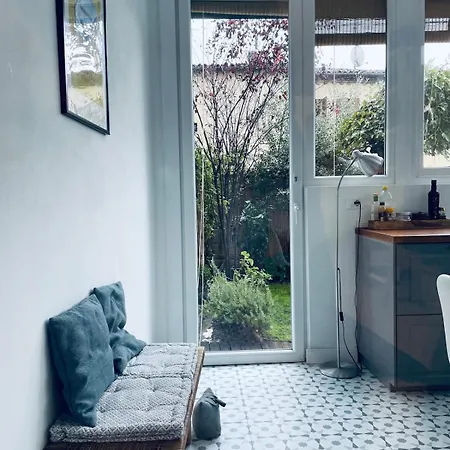 Apartment Secluded With Garden In *