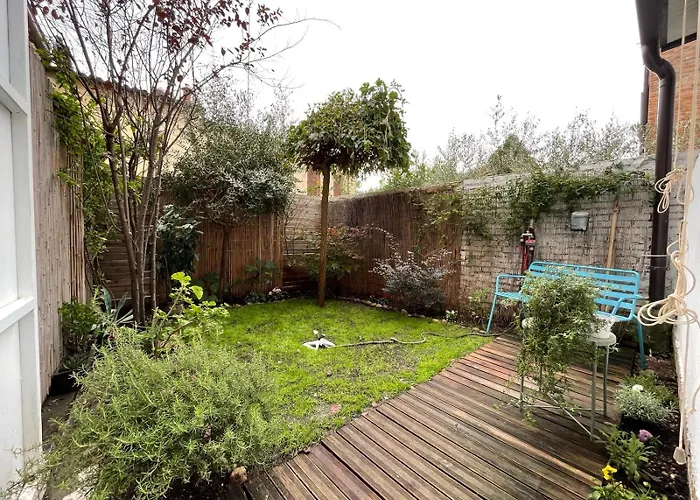 Secluded With Garden In Appartement