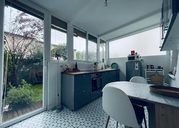 Appartement Secluded With Garden In *